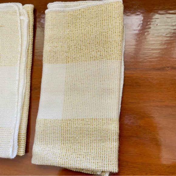 Metallic Gold and White Plaid Rectangular Tablecloth with Matching Cloth Napkins - Picture 4 of 13